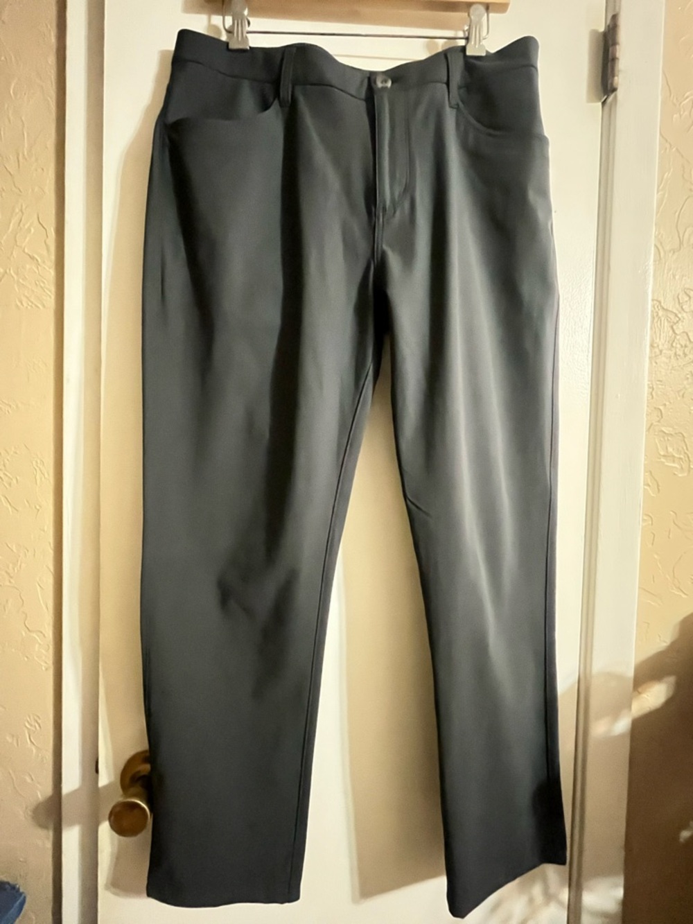 Vuori Men's 34 x 27 Charcoal Gray Classic Flat Front Athletic Pants